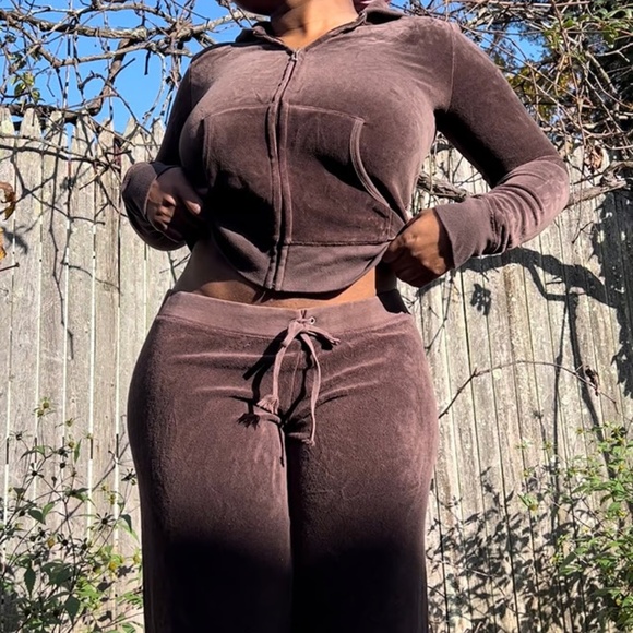 Juicy Couture Tracksuit Set - Picture 7 of 8